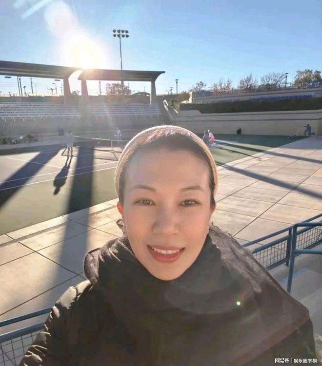 美国巡演撒狗粮夫妻相十足令人羡！龙8游戏网址萧敬腾林有慧形影不离(图1)